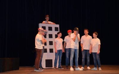 Théâtre : les élèves de nouveaux sur les planches,  le  mardi 23 mai 2017, à Collinée.